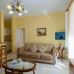アパート Ria's In Corfu Town コルフ島