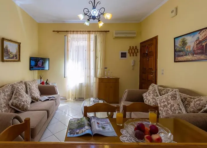 Apartment Ria's In Corfu Town *
