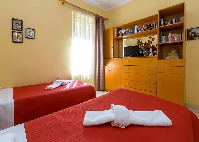Apartment Ria's In Corfu Town *