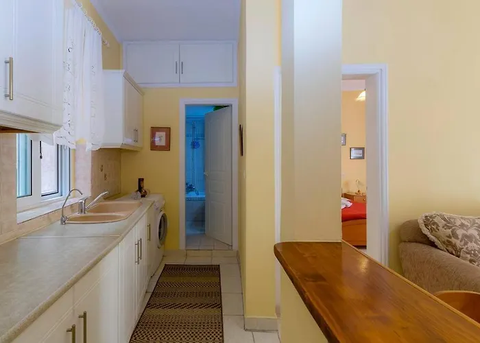 Ria's In Corfu Town Apartment *