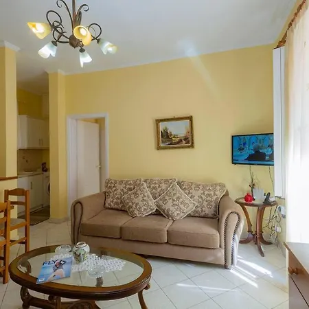 アパート Ria's In Corfu Town コルフ島
