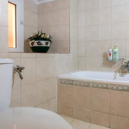 Apartment Ria's In Corfu Town *