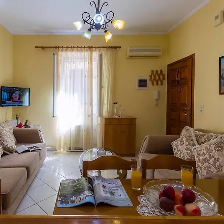 Apartment Ria's In Corfu Town *