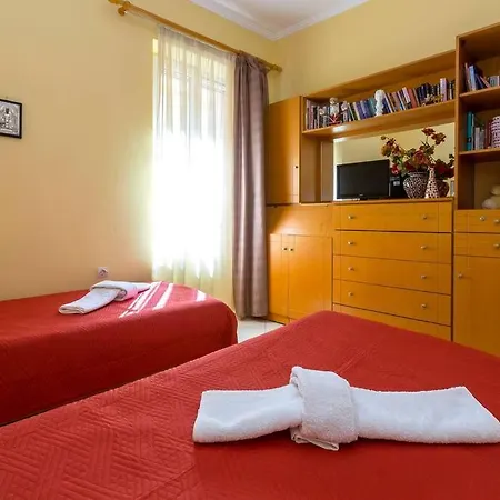 Apartment Ria's In Corfu Town *