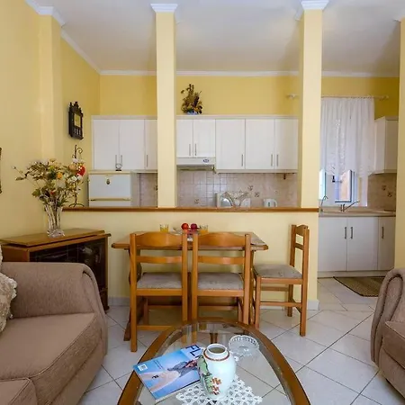Ria's In Corfu Town Апартаменты